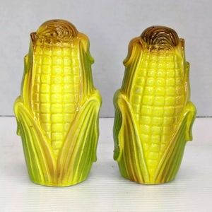 Vintage made in Japan, Corn Cob Salt And Pepper Shakers